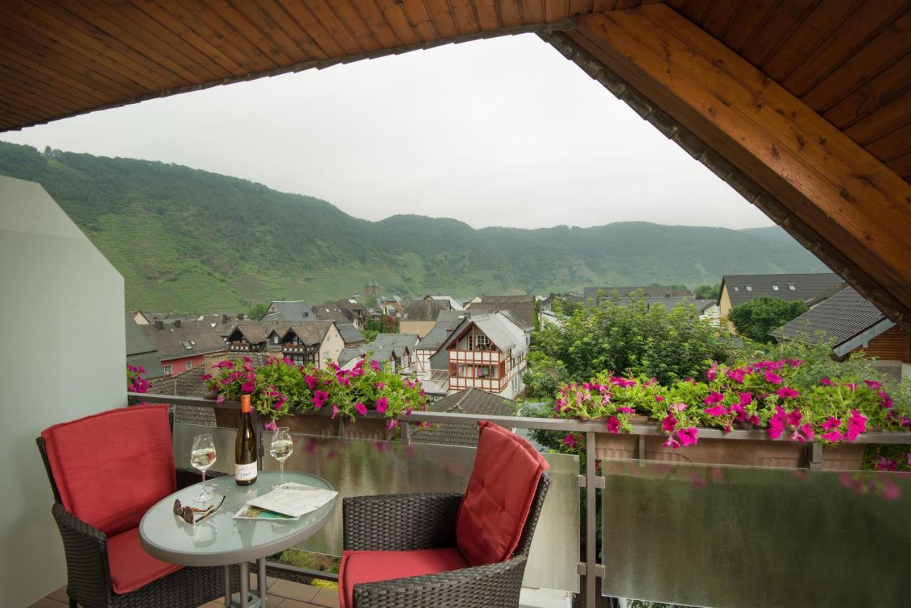 Weinhotel Sonnenschein Ernst Exterior photo
