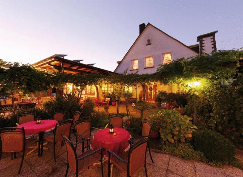 Weinhotel Sonnenschein Ernst Exterior photo